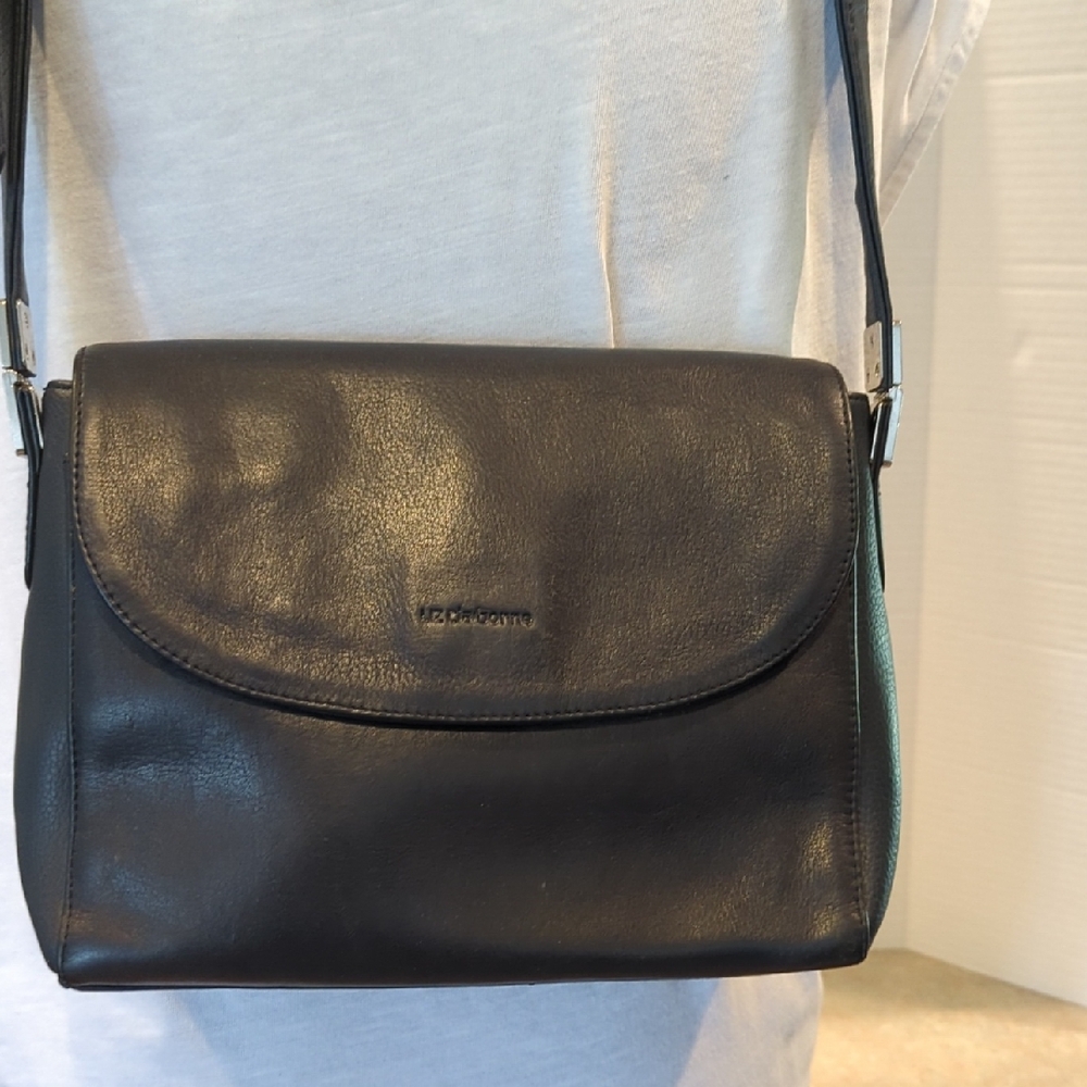 Vintage Leather Navy Liz Claiborne Crossbody Purse. Excellent Condition